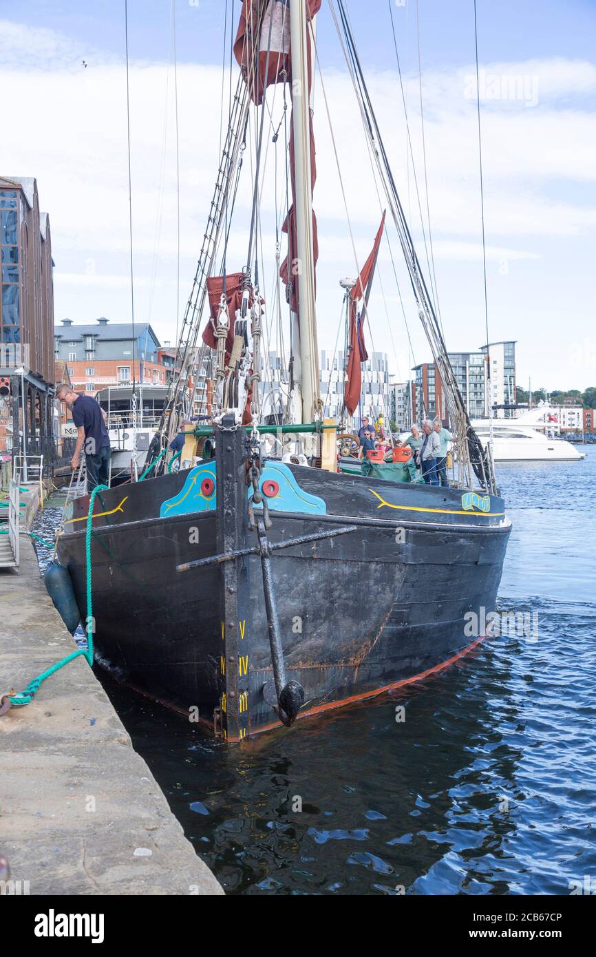 Bateau-barge historique Victor construit en 1895 à quai, Wet Dock, Ipswich, Suffolk, Angleterre, Royaume-Uni Banque D'Images