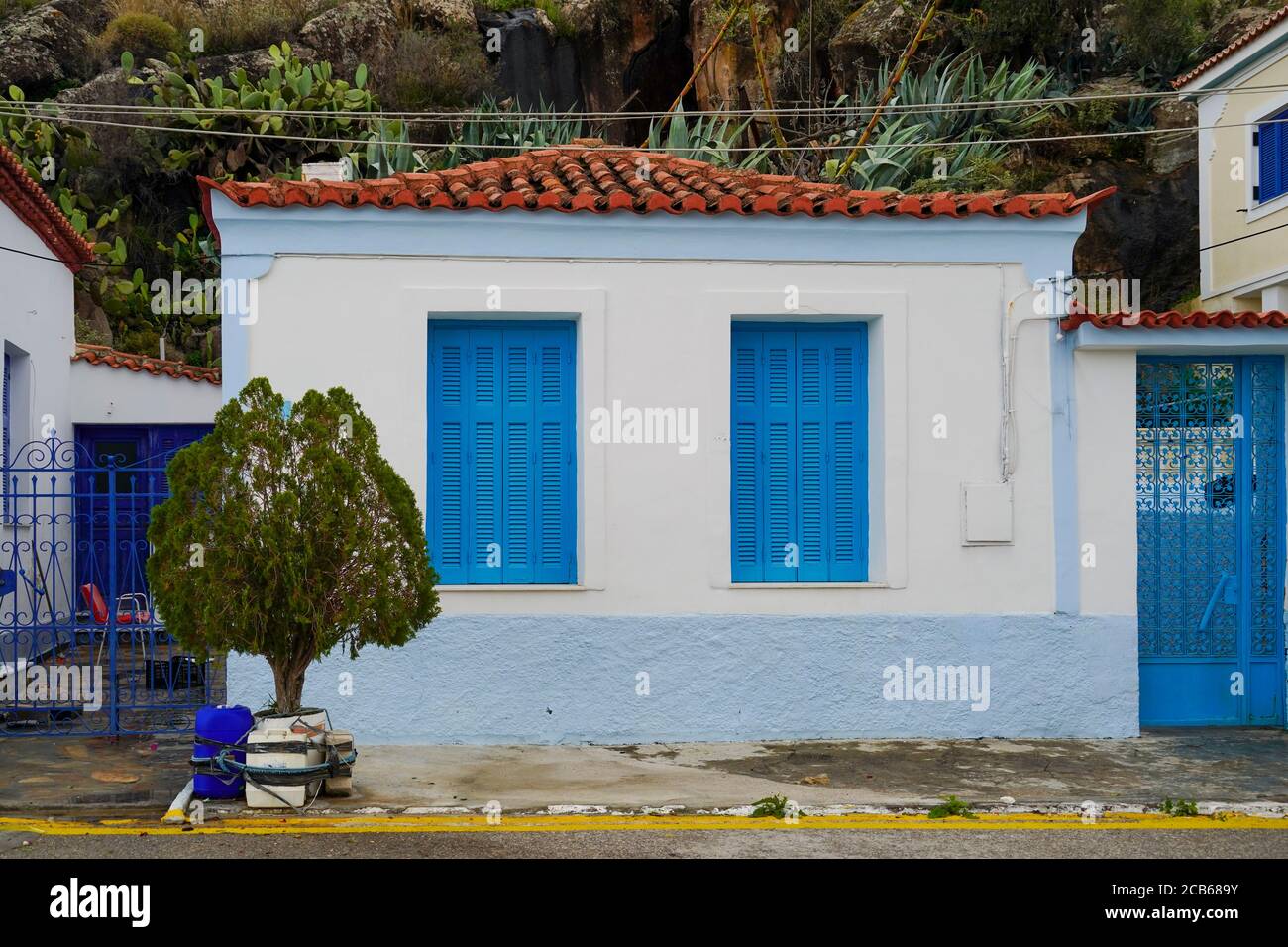 Paysage urbain de Poros une petite paire d'îles grecques dans la partie sud du golfe Saronique, Grèce Banque D'Images