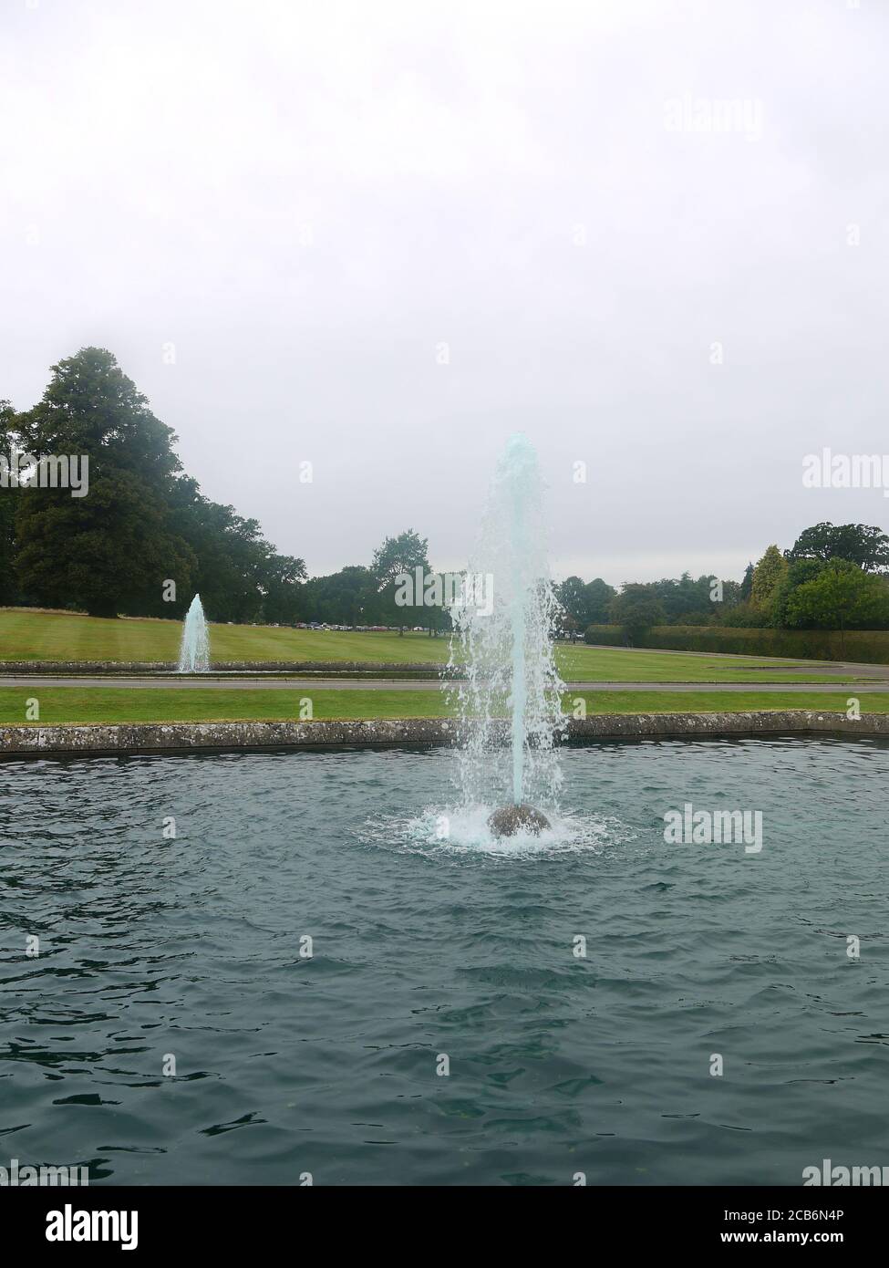 Fontaine à l'extérieur du manoir de Longleat Banque D'Images