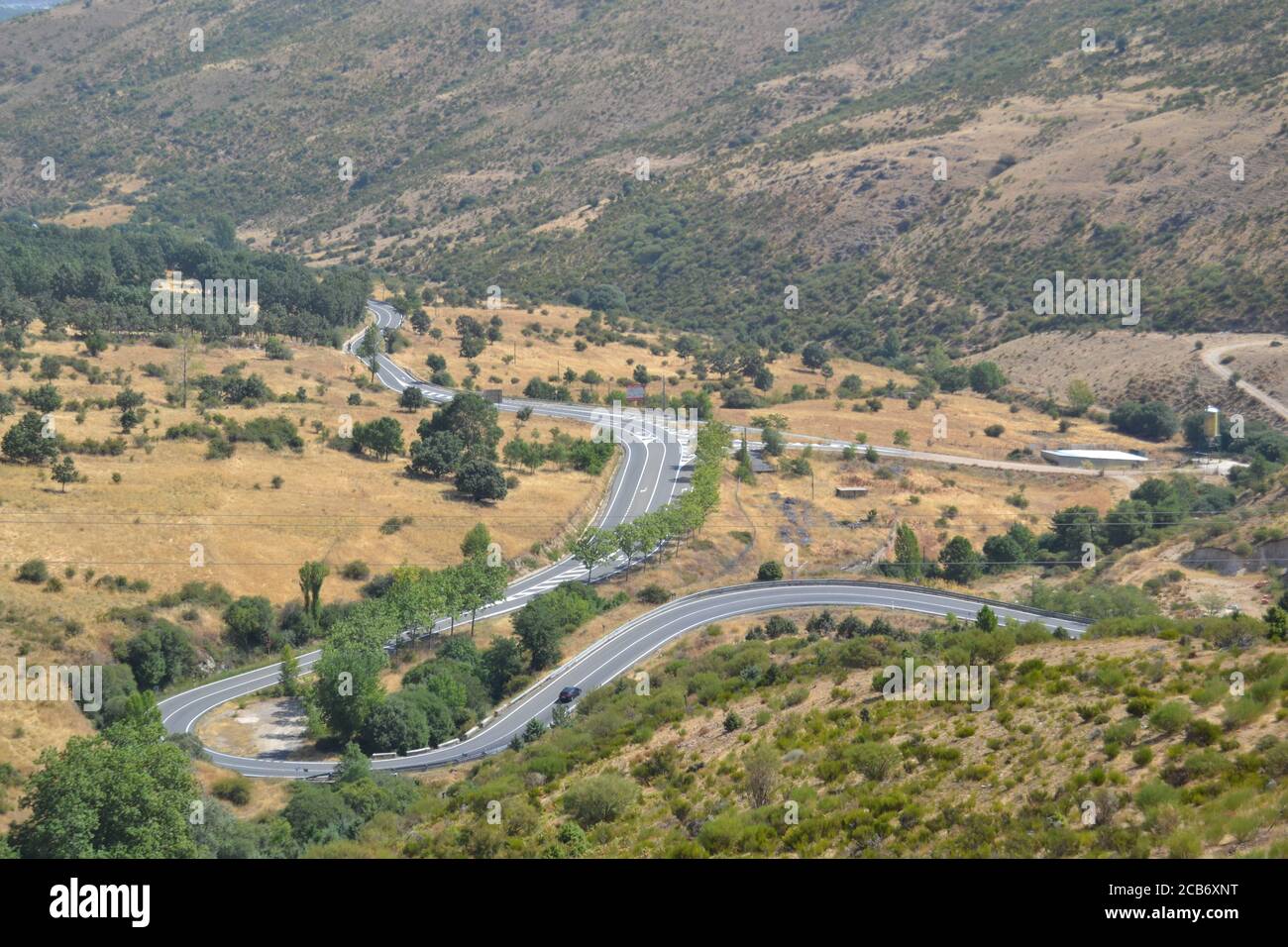 Route courbée à San Lorenzo El Escorial, Madrid, Espagne Banque D'Images