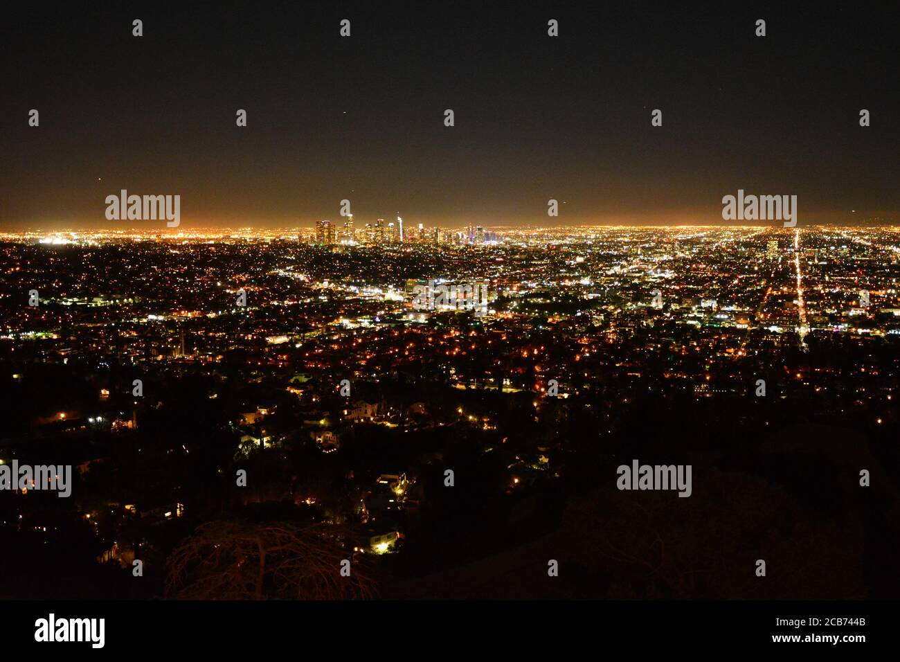 Los Angeles la nuit. Lumières de la ville, vue depuis l'observatoire Griffith. Banque D'Images