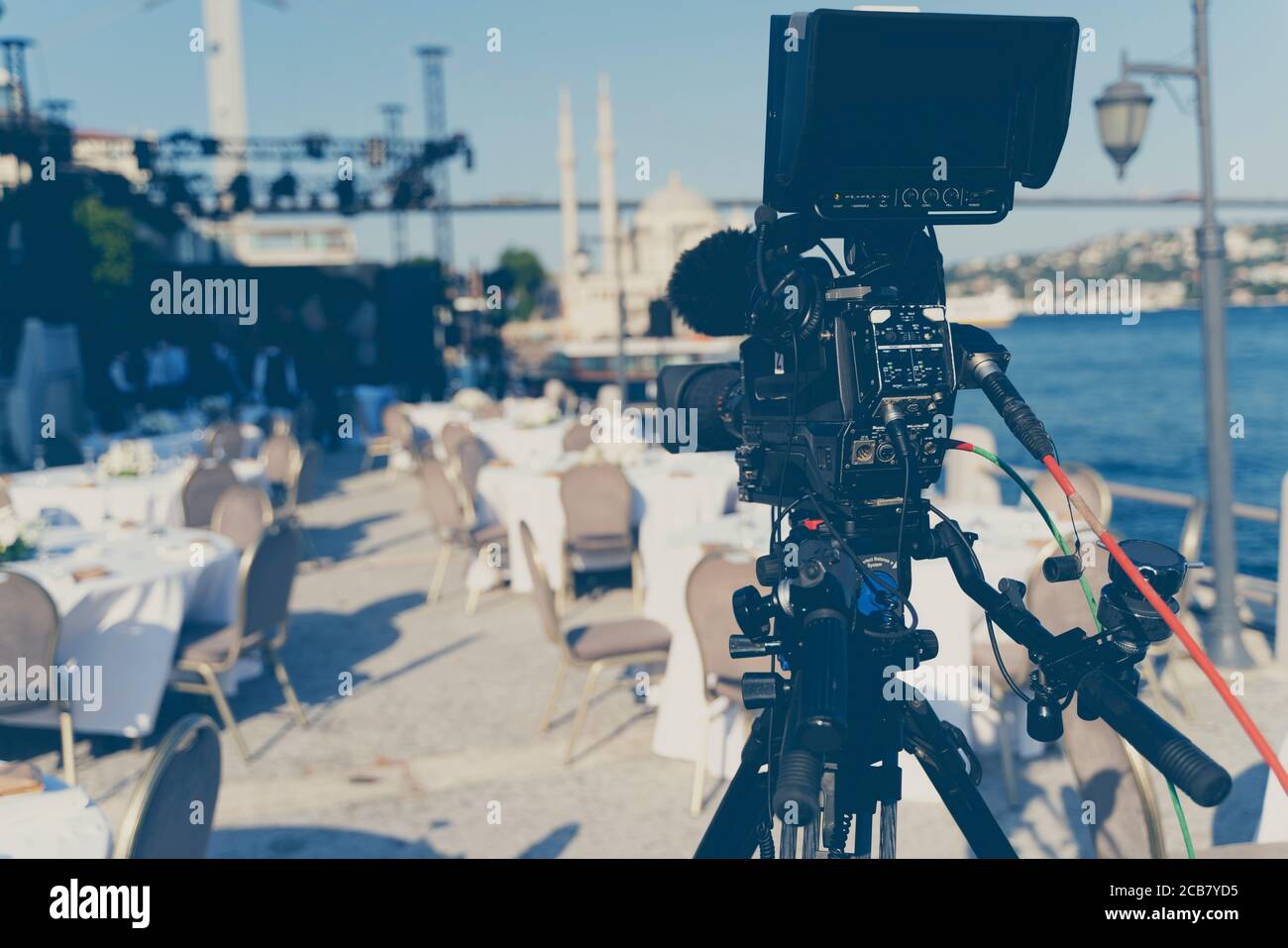 Caméra vidéo prenant la vidéo en streaming à l'arrière-plan de l'événement Banque D'Images