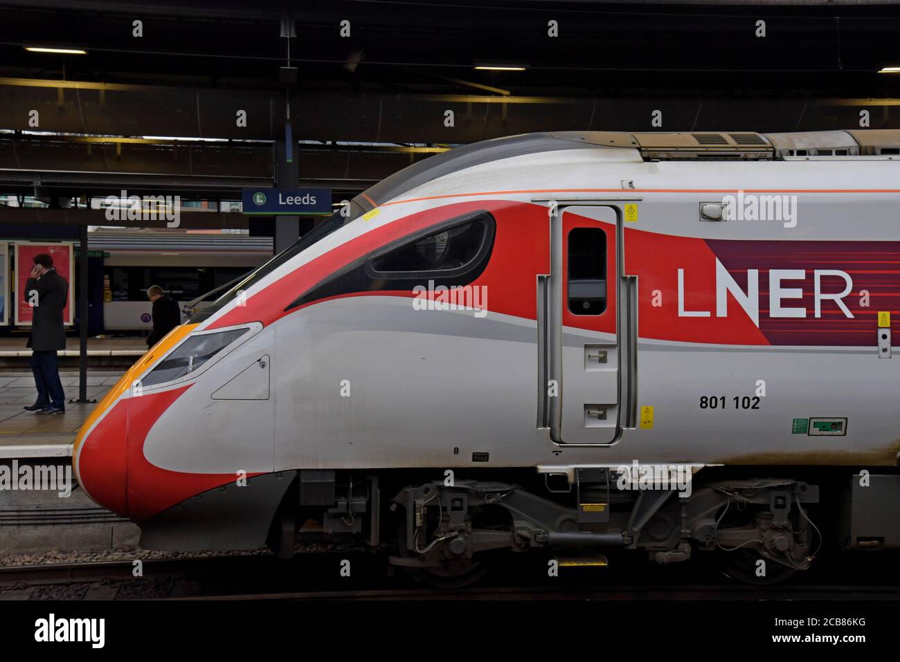 An LNER Azuma à la gare de Leeds, l'une des nouvelles flottes de LNER de trains électriques à grande vitesse de classe Hitachi 800 Banque D'Images