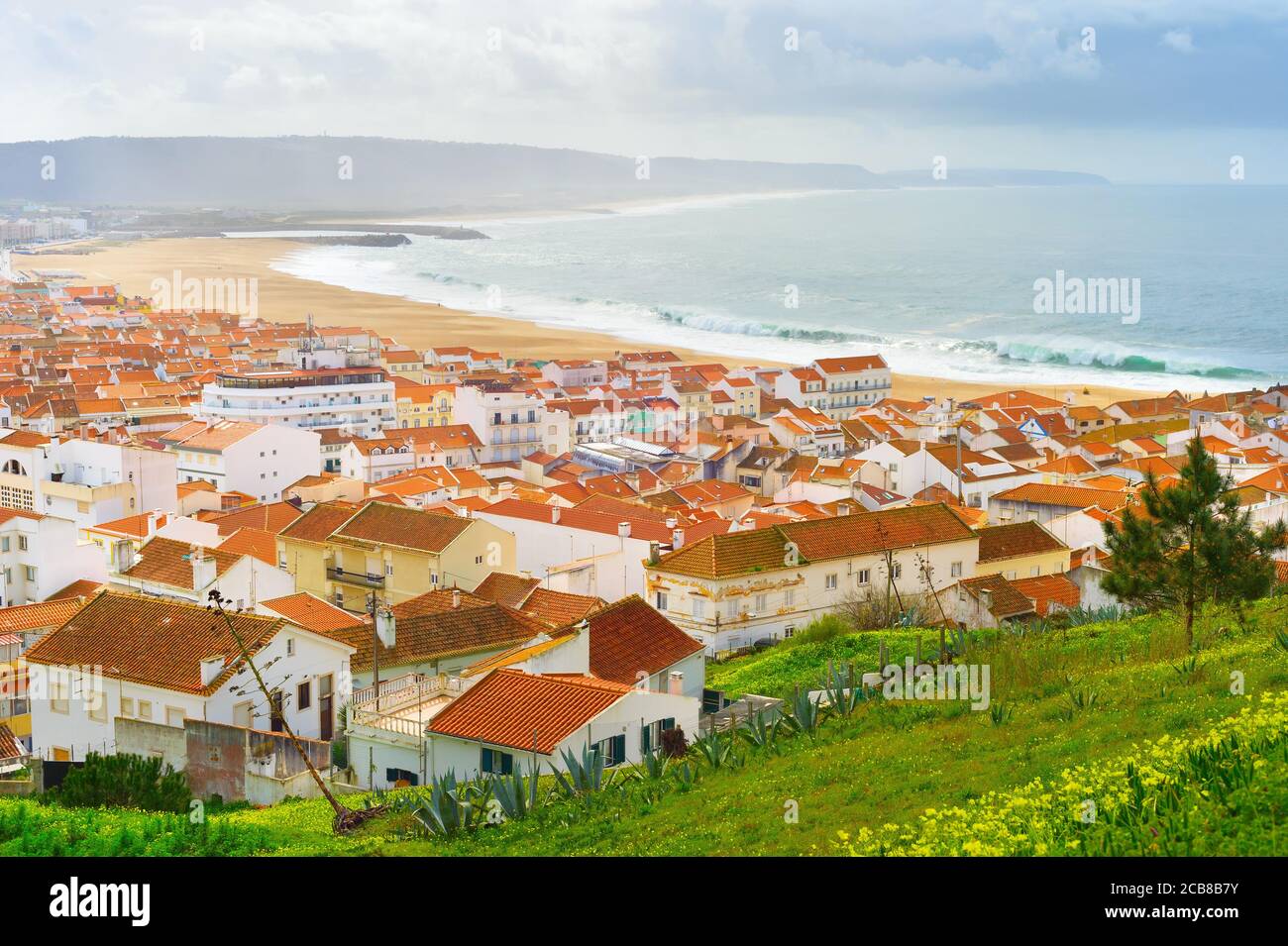 Horizon de Nazaré - célèbre destination touristique. Portugal Banque D'Images