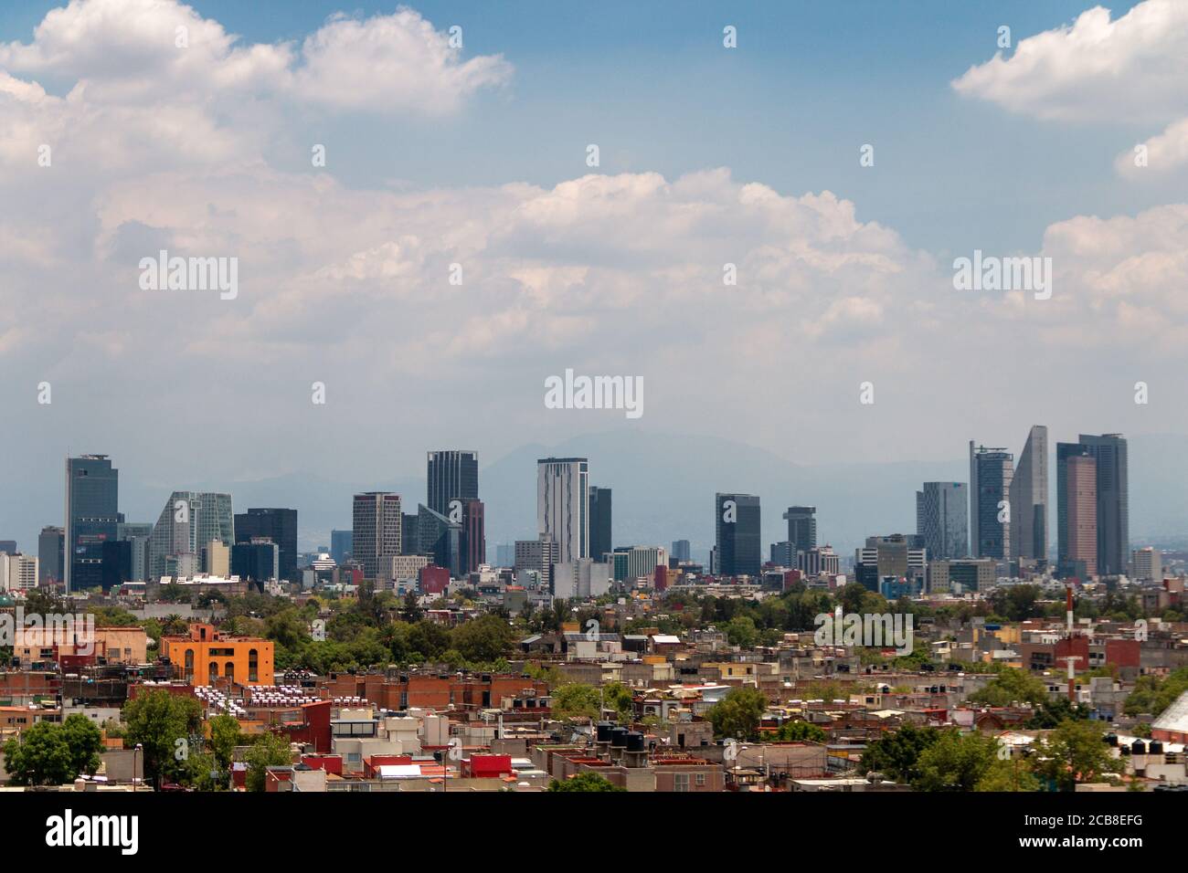 Vue sur la ville de Mexico en hiver ensoleillé après-midi. Bâtiment Banobras Banque D'Images