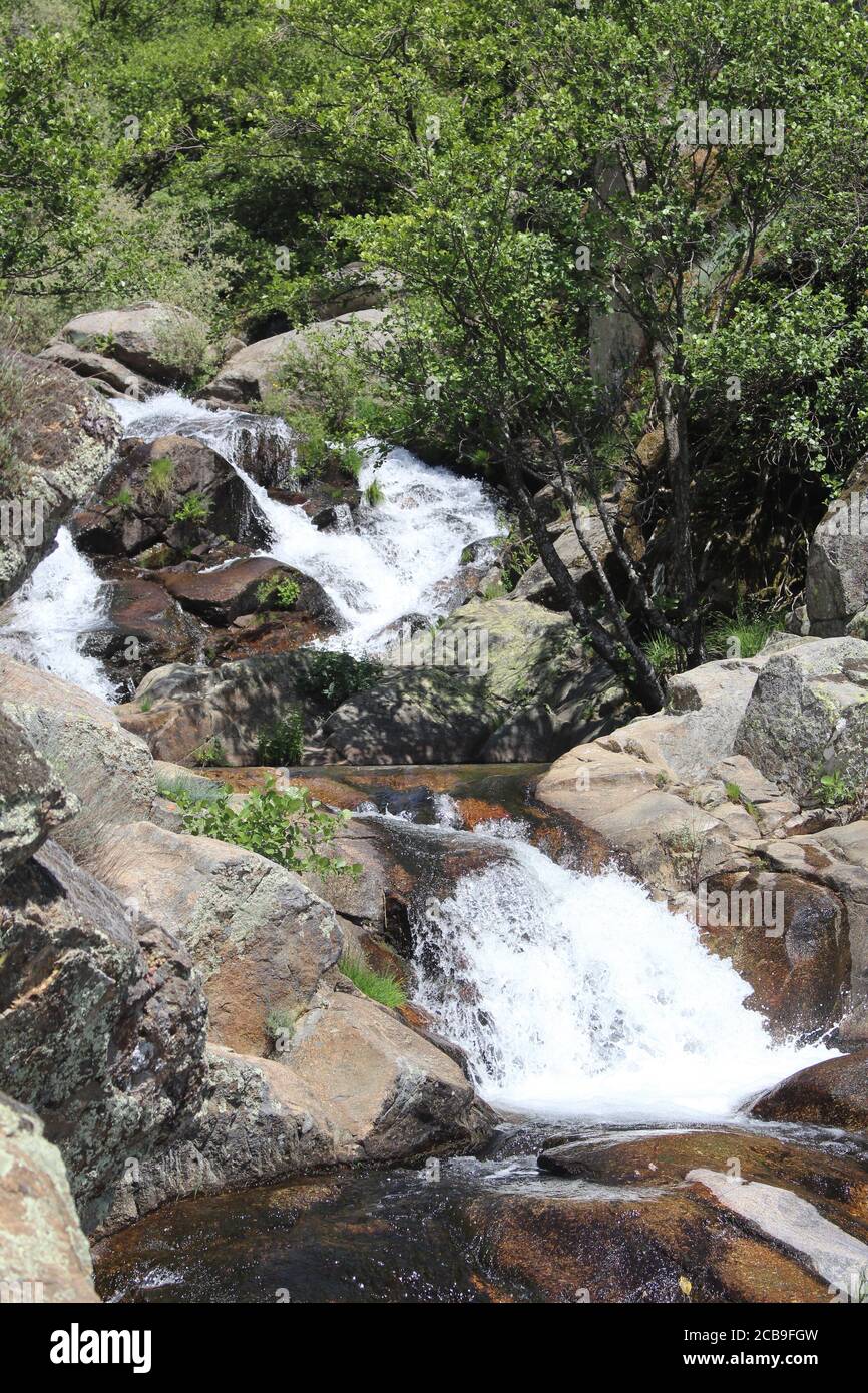 Gros plan vertical de la cataracte du diable de nature, Estrémadure Espagne Banque D'Images