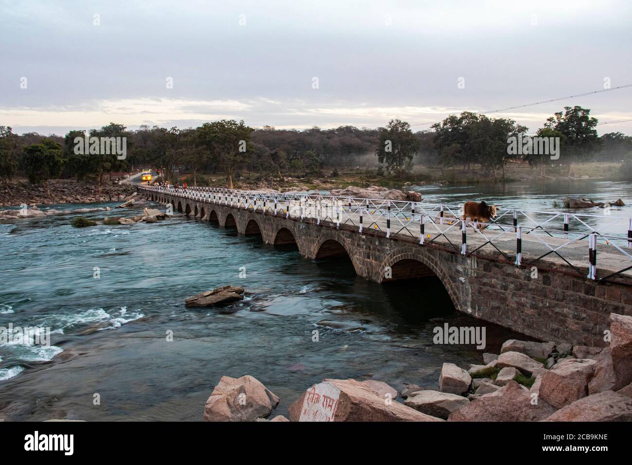 Février 15 2020 Pont sur la rivière Betwa, Orcha, Madhya Pradesh Banque D'Images