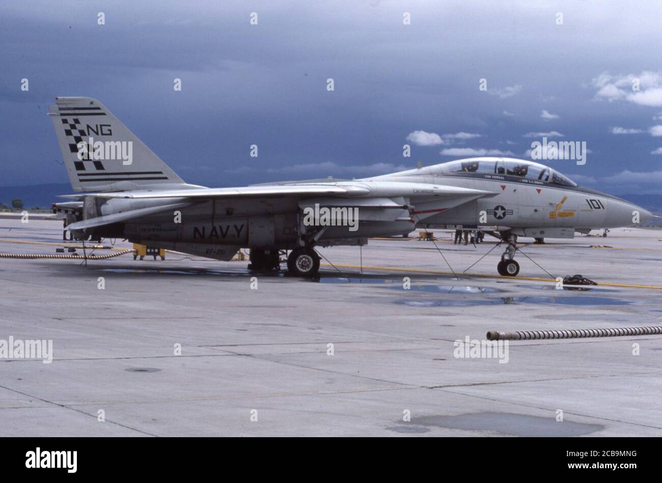 Grumman F 14a Vf 211 Ng101 Nas Fallon 30jun Peter B Lewis Photo Stock Alamy