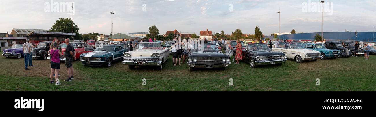 Panorama des voitures et des hotrods américains classiques en voiture dans le film Banque D'Images