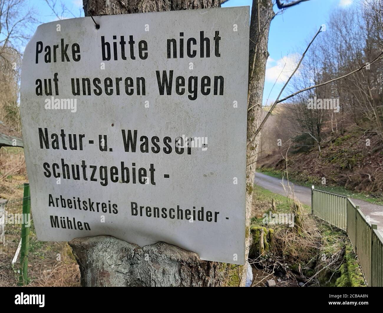 Pas de panneaux de stationnement dans une zone de protection de l'eau, Allemagne Banque D'Images