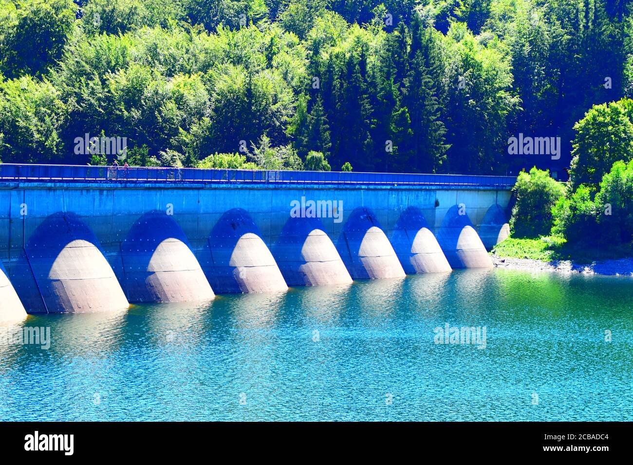 Mur arrière du barrage de l'Oleftalsperre, Eifel, Allemagne Banque D'Images