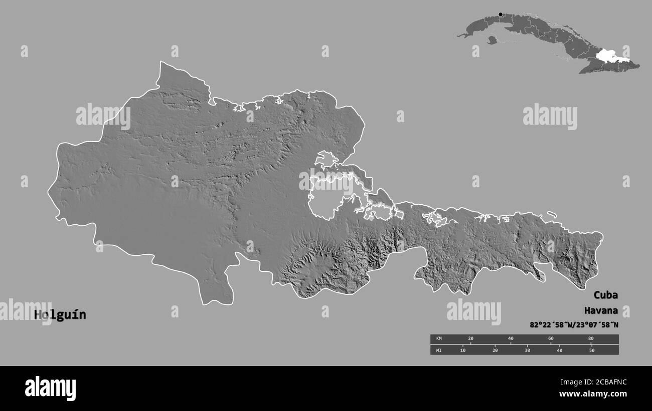 Forme de Holguín, province de Cuba, avec sa capitale isolée sur fond solide. Échelle de distance, aperçu de la région et libellés. Carte d'élévation à deux niveaux. 3 Banque D'Images