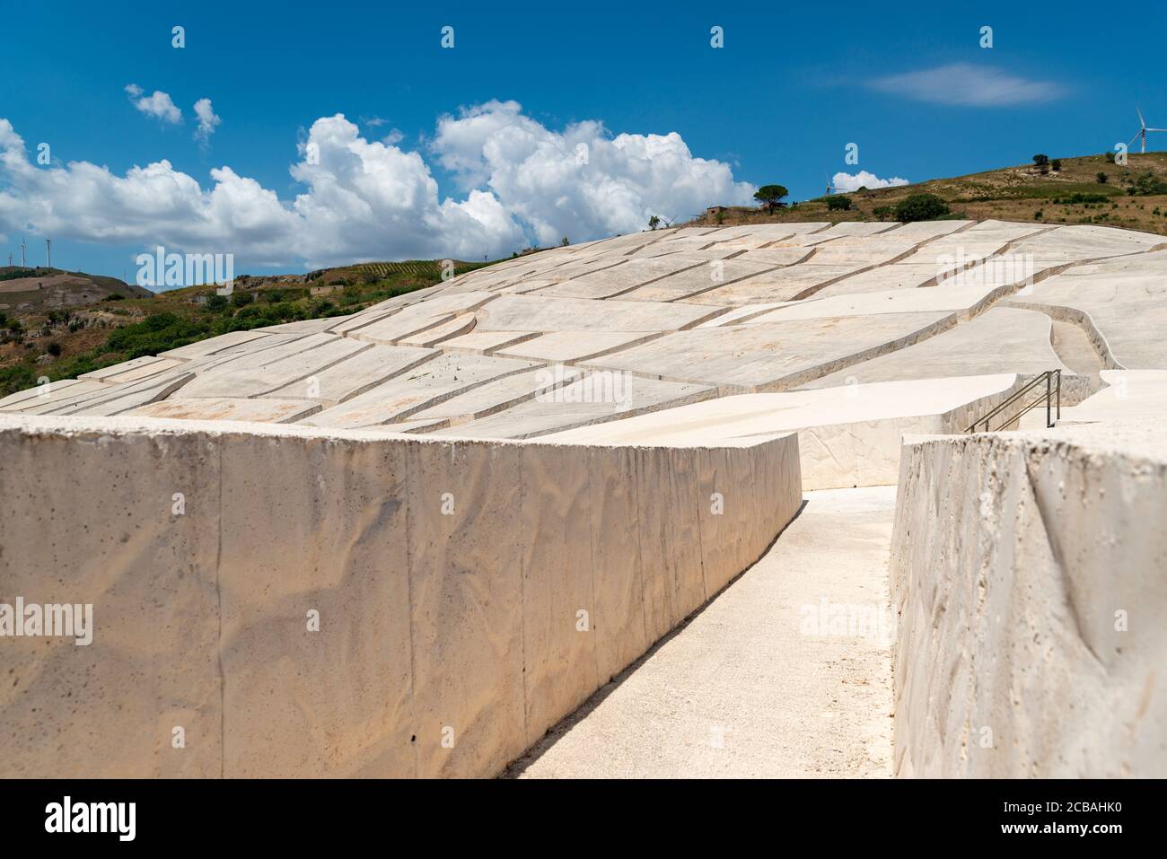 il Cretto di Burri, la più grande opéra d'arte a cielo aperto en italie, Alberto Burri, arte ambientale, Gibellina vecchia terremato del Belice Banque D'Images