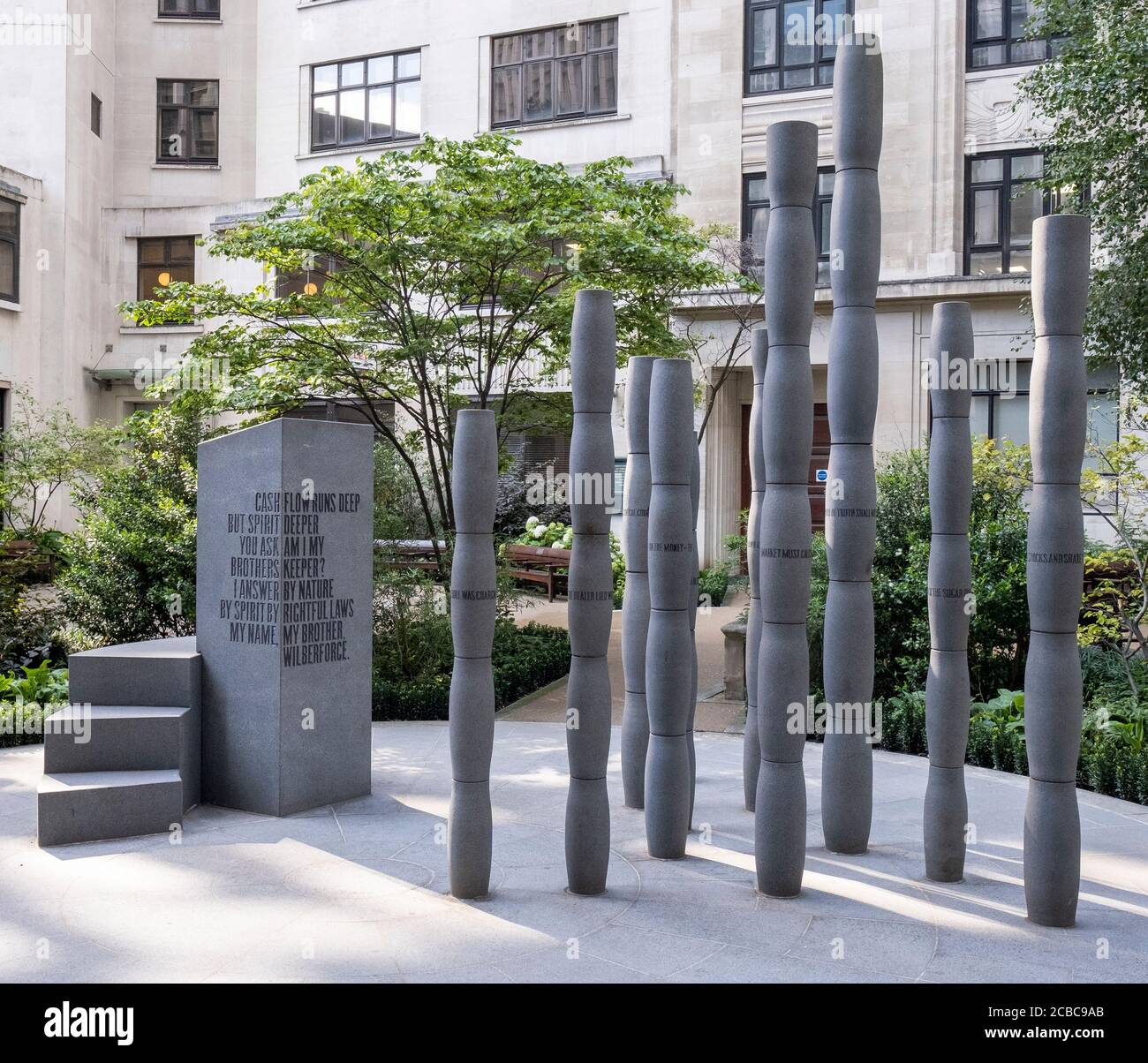 La statue dorée de Caïn à Fen court à Londres, commémore l'abolition du commerce transatlantique des esclaves en 1807 Banque D'Images