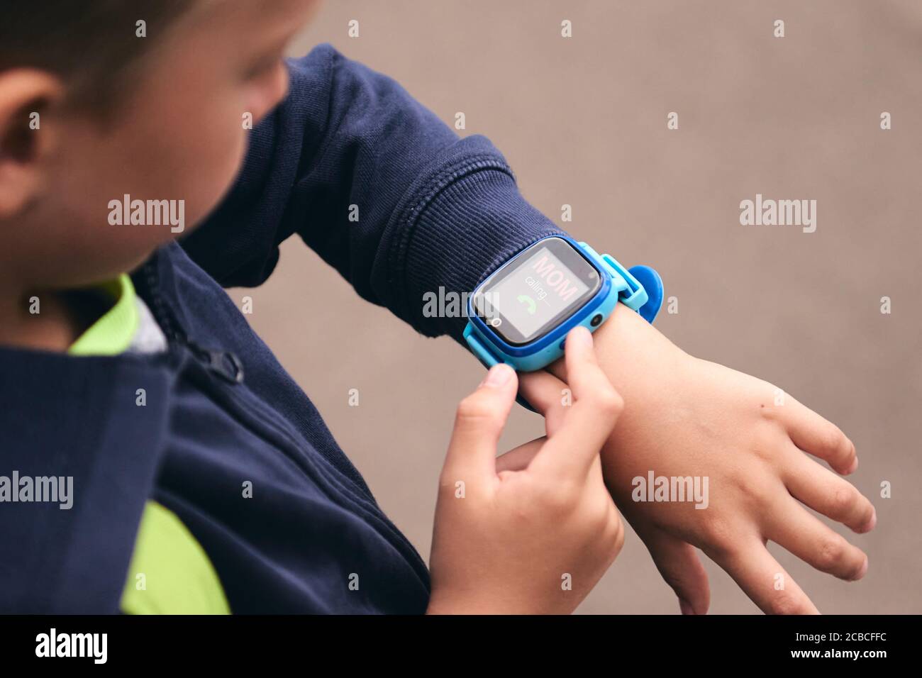 La montre b b Smart Watch portable pour enfants appelle maman et