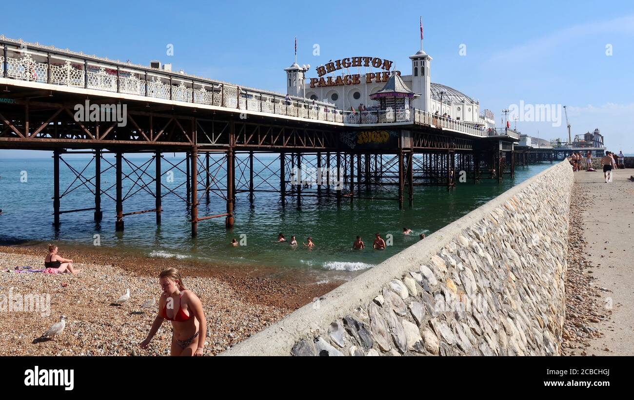 Brighton, Royaume-Uni - 10 août 2020 : la jetée du Palace. Banque D'Images