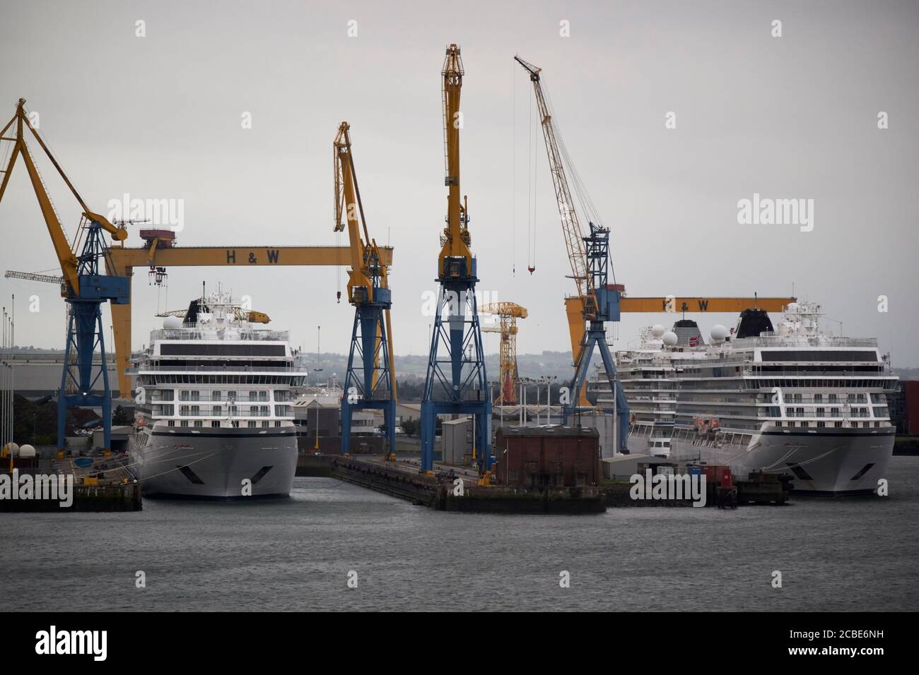 des croisières viking des bateaux de croisière redondants ont amarré à belfast pendant le coronavirus épidémie au royaume-uni Banque D'Images