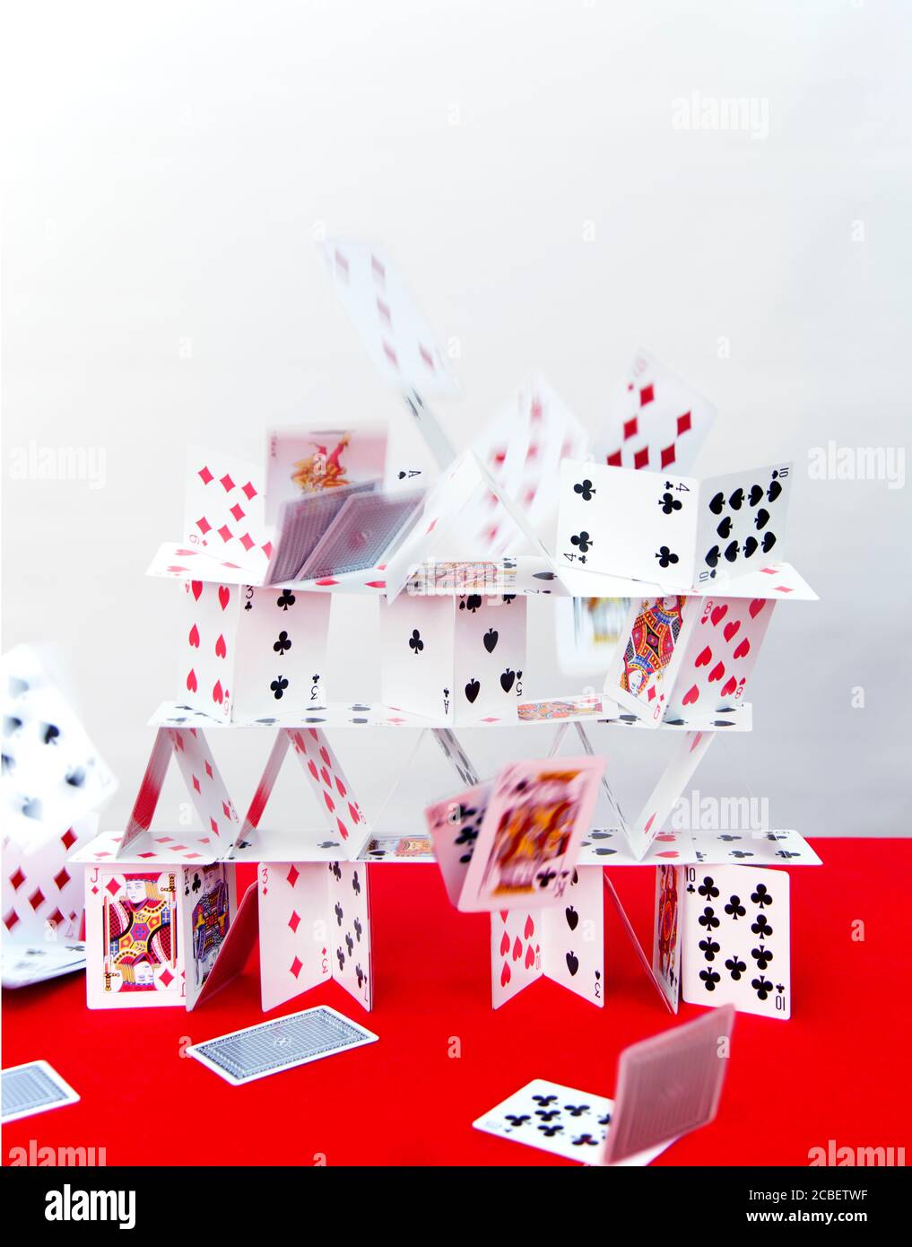 Chateau De Cartes S Effondre Photo Stock Alamy