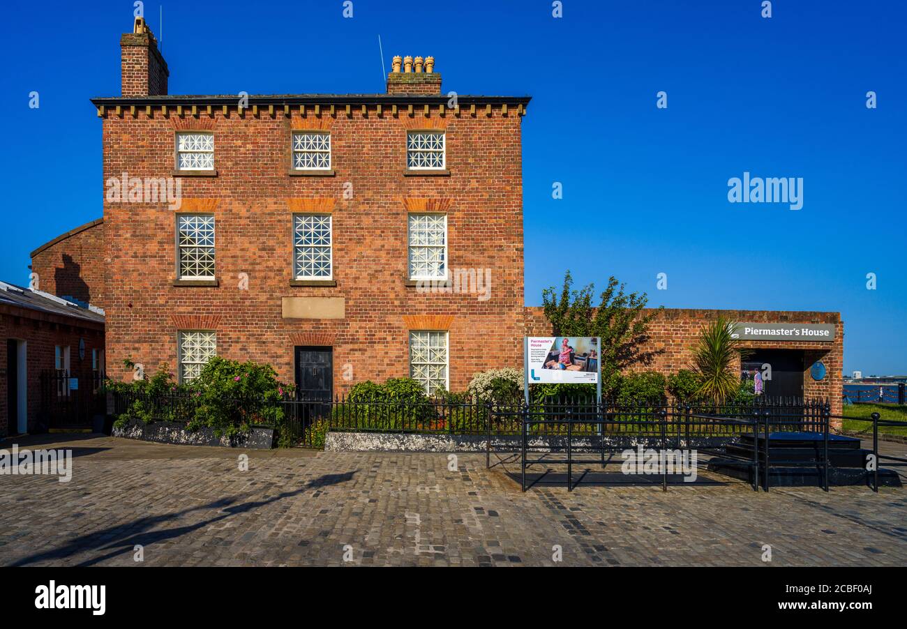 Le Piermaster's House Liverpool sur l'Albert Dock sur le front de mer de Liverpool. Grade II classé C19th bldg. Construit en 1852. Partie du Musée de Liverpool. Banque D'Images