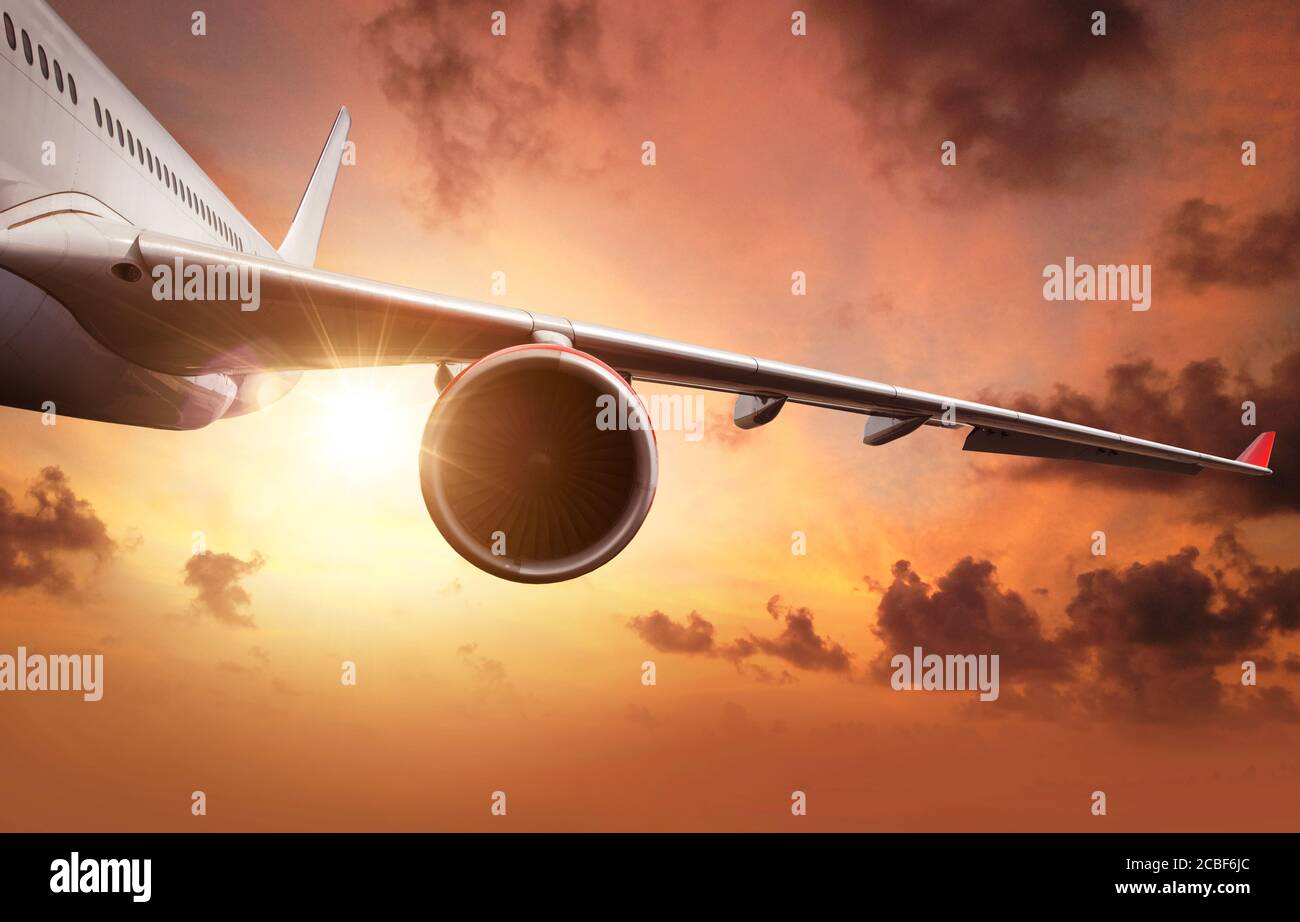 Détail d'un avion à réaction commercial volant au-dessus des nuages. Mode de transport moderne et le plus rapide, vie d'affaires et style de vie de luxe Banque D'Images