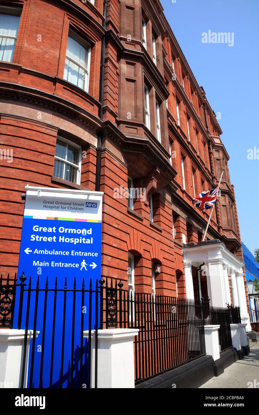 Londres, Royaume-Uni, 30 avril 2011 : l'entrée principale du Great Ormond Street Hospital for Children à Bloomsbury avec un panneau d'information dans le Banque D'Images