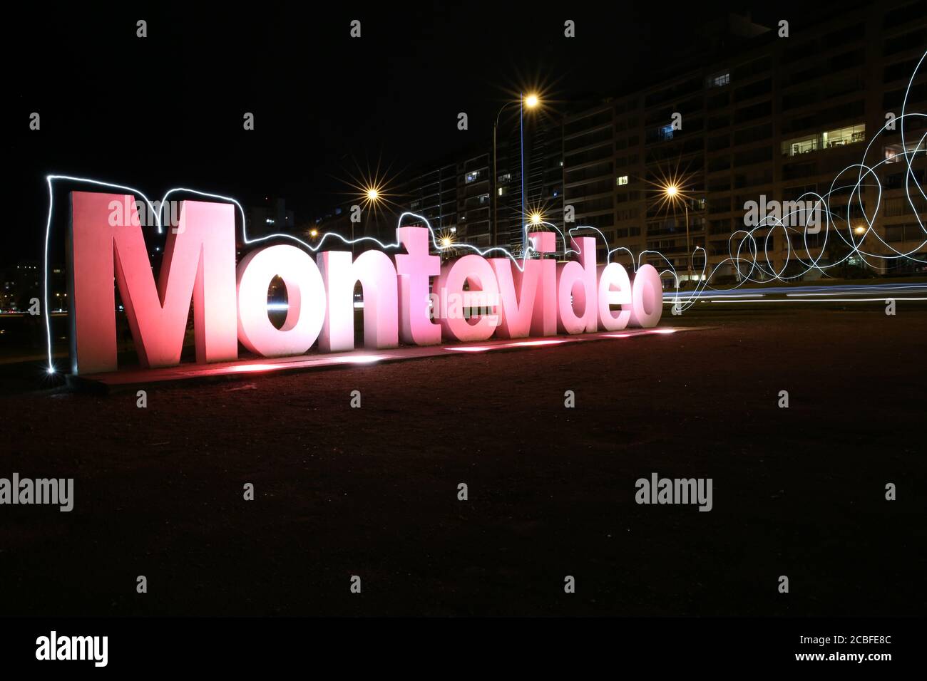 Montevideo signe la nuit en Uruguay Banque D'Images
