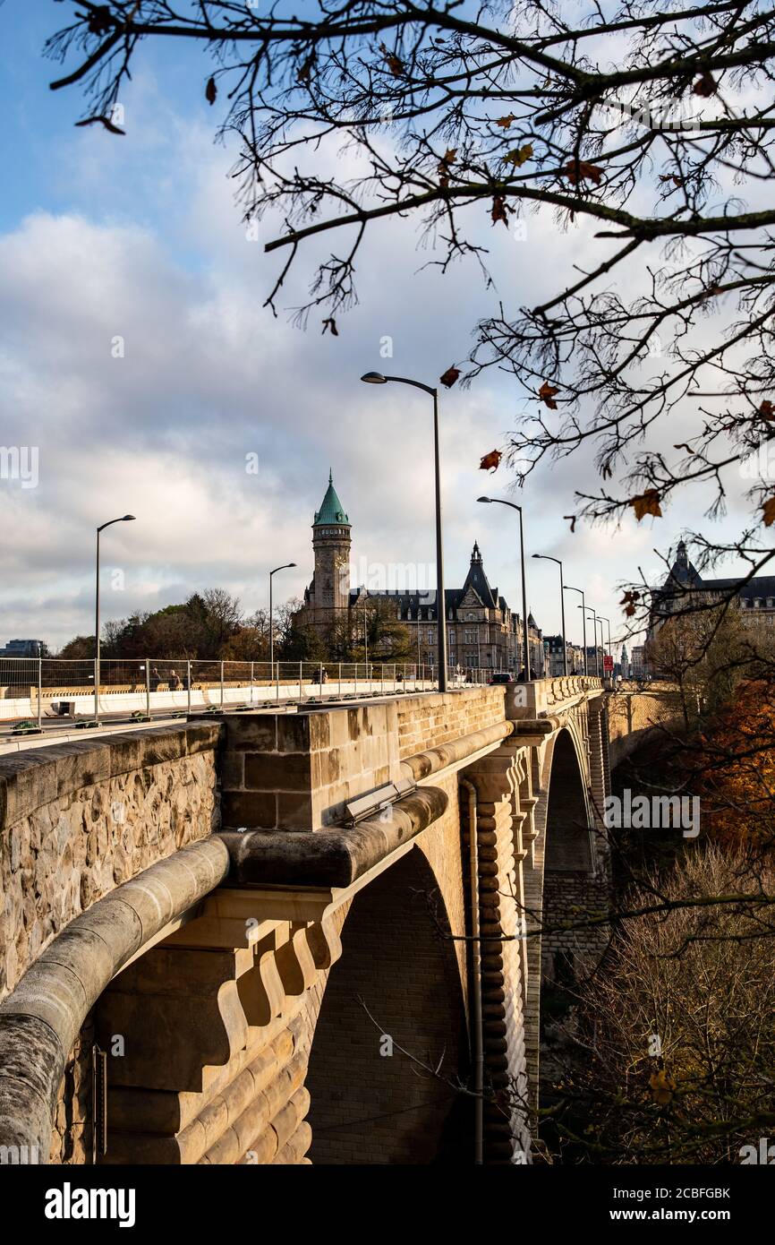 Vue sur le pont Adolphe, Luxembourg Banque D'Images