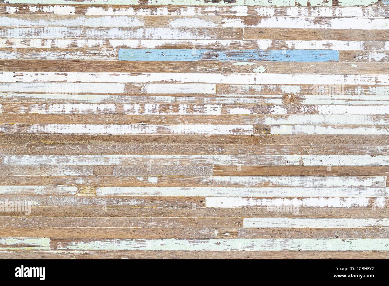 Grunge vieux meubles en bois avec peeling shabby bleu et vert peinture surface en bois texturé arrière-plan abstrait. Vieux rustique rétro dos en bois Banque D'Images