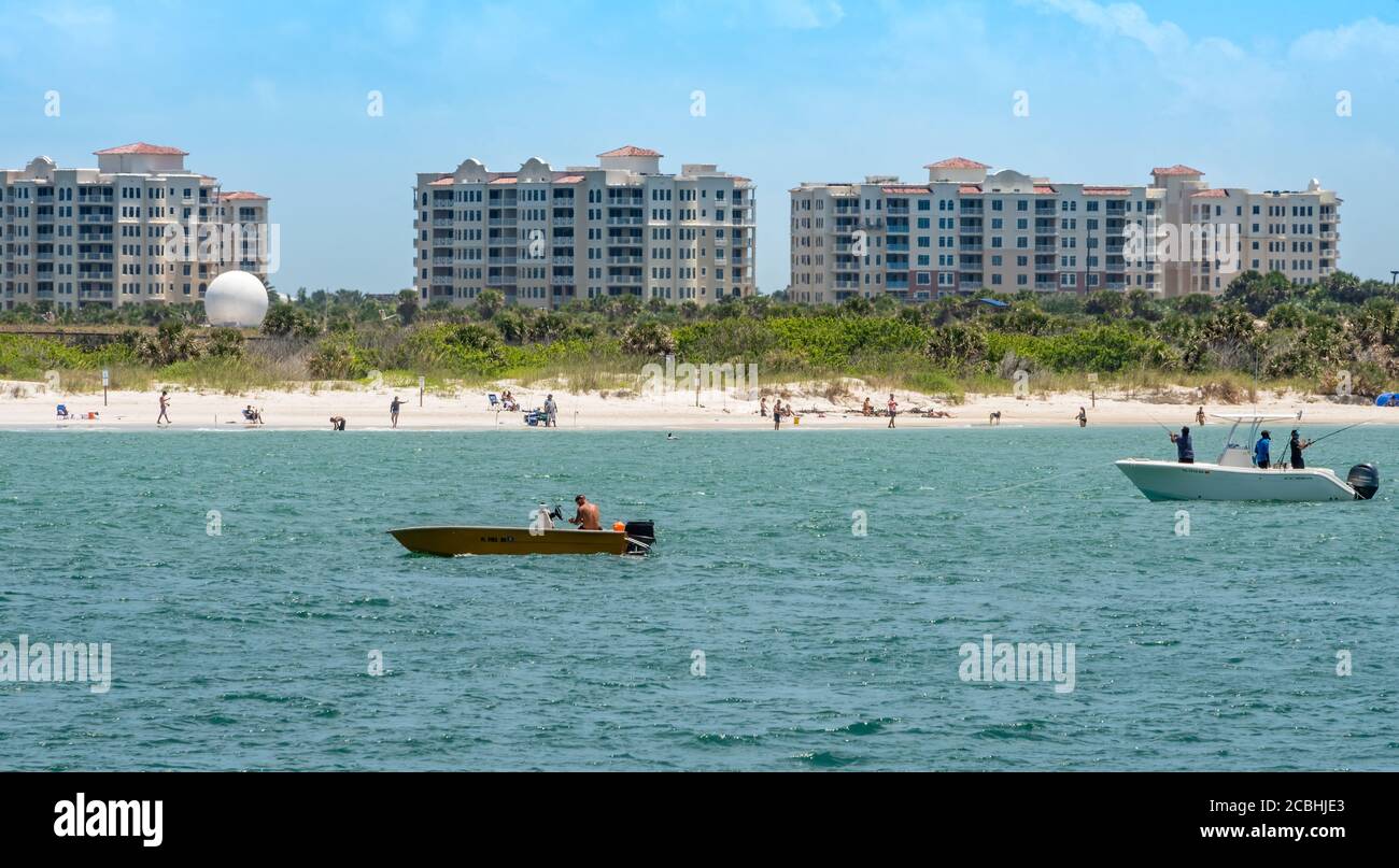 Vue sur le parc Smyrna Dunes à New Smyrna Beach, Floride depuis Ponce de Leon Inlet. (ÉTATS-UNIS) Banque D'Images Vue sur le parc Smyrna Dunes à New Smyrna Beach, Floride depuis Ponce de Leon Inlet. (ÉTATS-UNIS) Banque D'Images