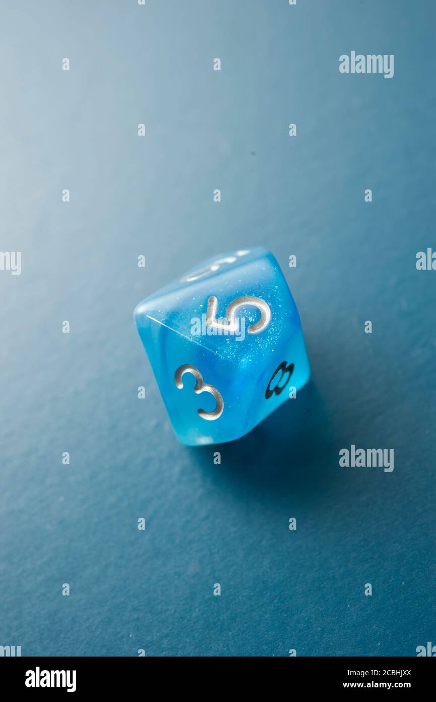 matrice bleu massif octaèdre platonique Banque D'Images