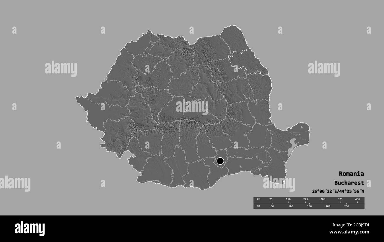 Forme désaturée de la Roumanie avec sa capitale, sa principale division régionale et la région séparée de Iași. Étiquettes. Carte d'élévation à deux niveaux. Rendu 3D Banque D'Images