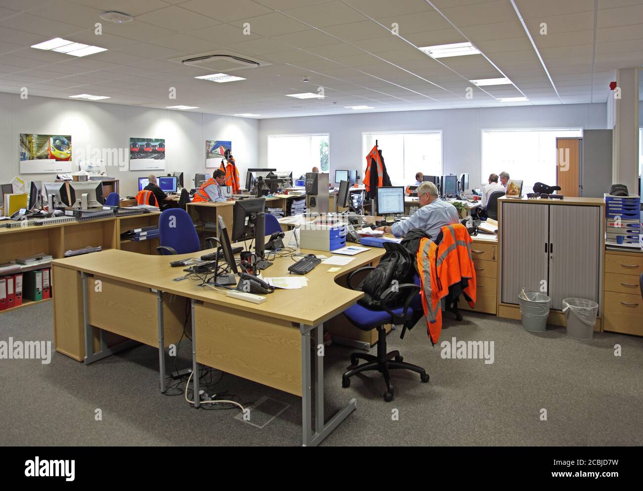 Un immeuble de bureaux modulaire dans une cour d'entretien ferroviaire près de Birmingham, au Royaume-Uni Banque D'Images