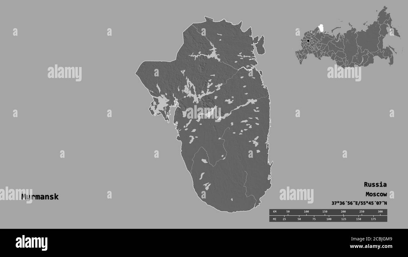 Forme de Mourmansk, région de Russie, avec sa capitale isolée sur fond solide. Échelle de distance, aperçu de la région et libellés. Carte d'élévation à deux niveaux. Banque D'Images