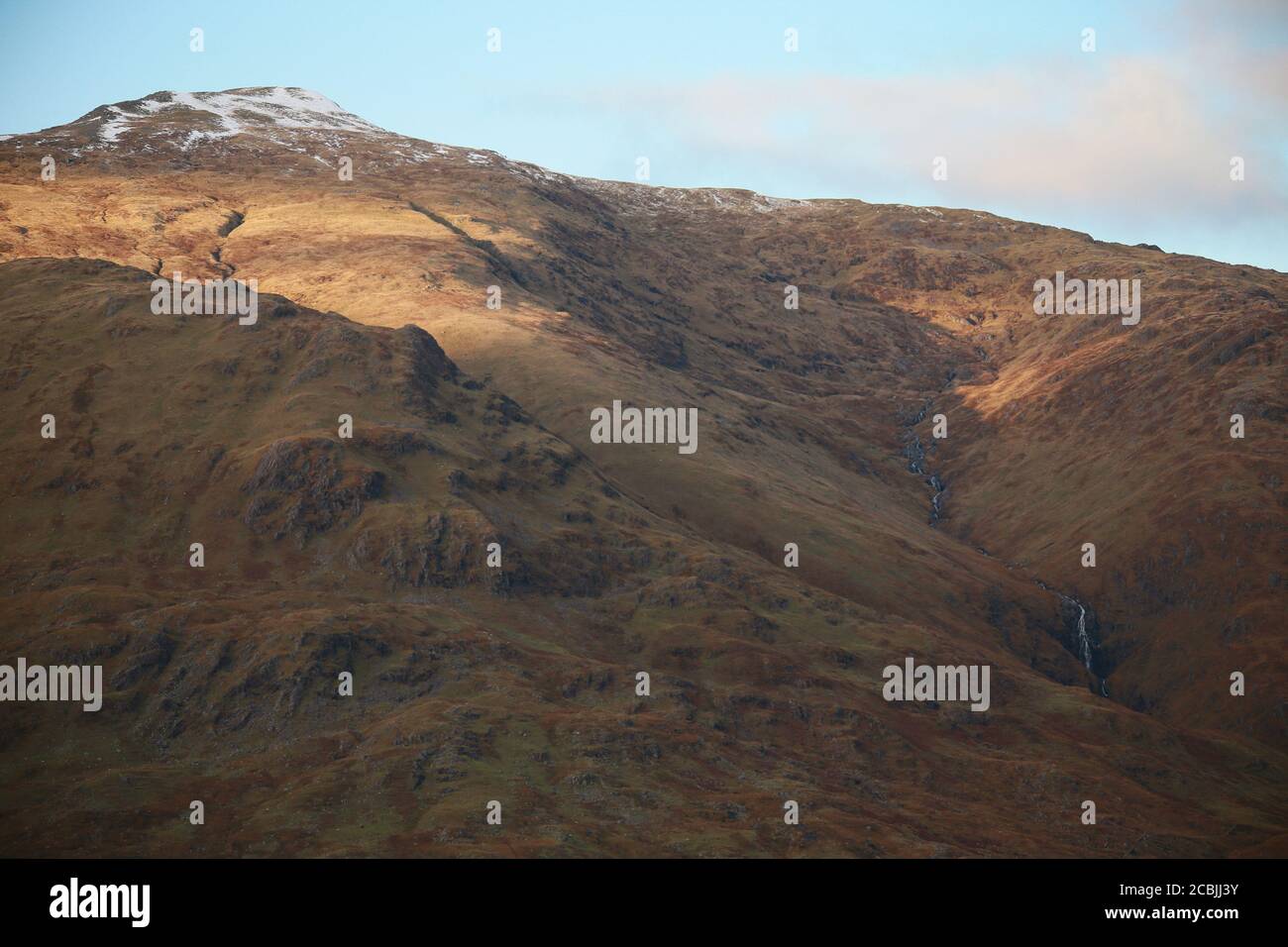 Les montagnes écossaises montrent leur beauté dans le désert. Banque D'Images