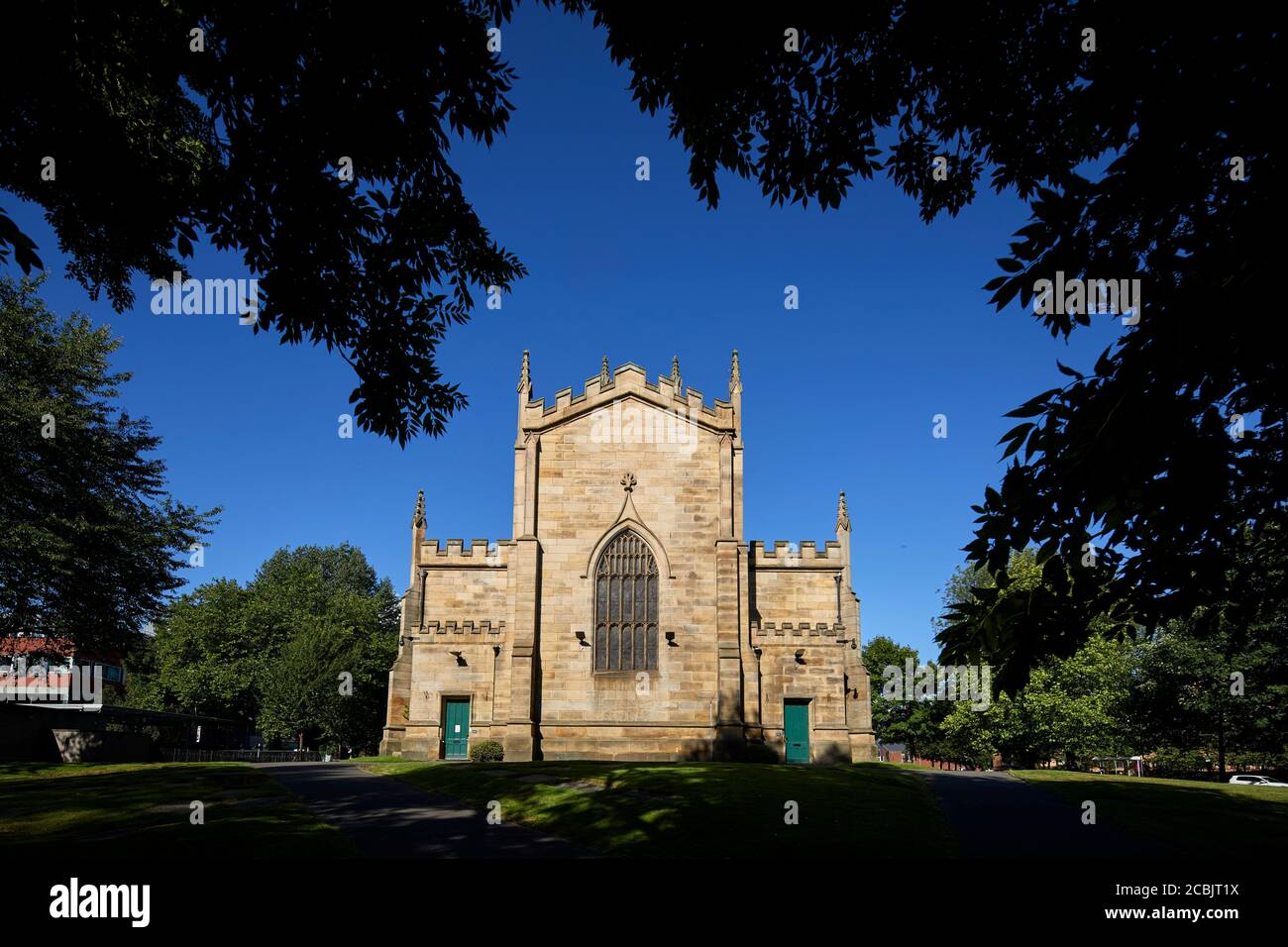 Ancienne église St George dans la ville de Sheffield, Angleterre. Il fait maintenant partie de l'Université de Sheffield et est un théâtre de conférences et un housi étudiant Banque D'Images