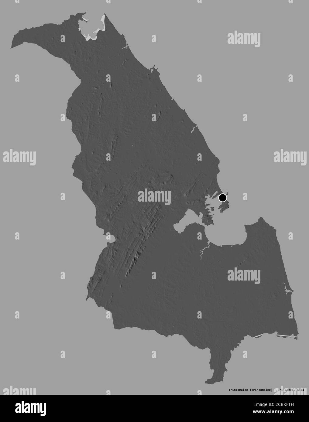 Forme de Trincomalee, district de Sri Lanka, avec sa capitale isolée sur un fond de couleur unie. Carte d'élévation à deux niveaux. Rendu 3D Banque D'Images