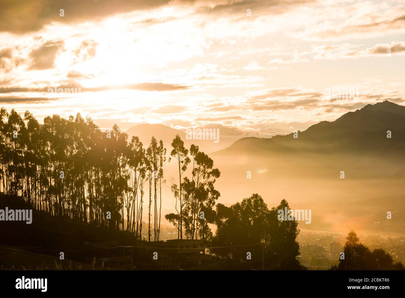 Vue sur Cusco à l'aube de Sacsayhuaman, Pérou, Amérique du Sud Banque D'Images