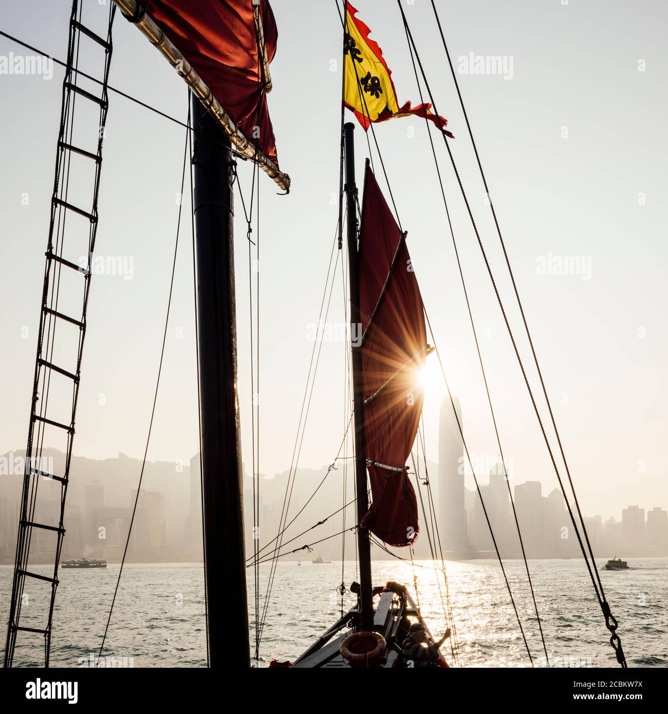 La voile traditionnelle chinoise à Hong Kong port, Hong Kong, Chine Banque D'Images