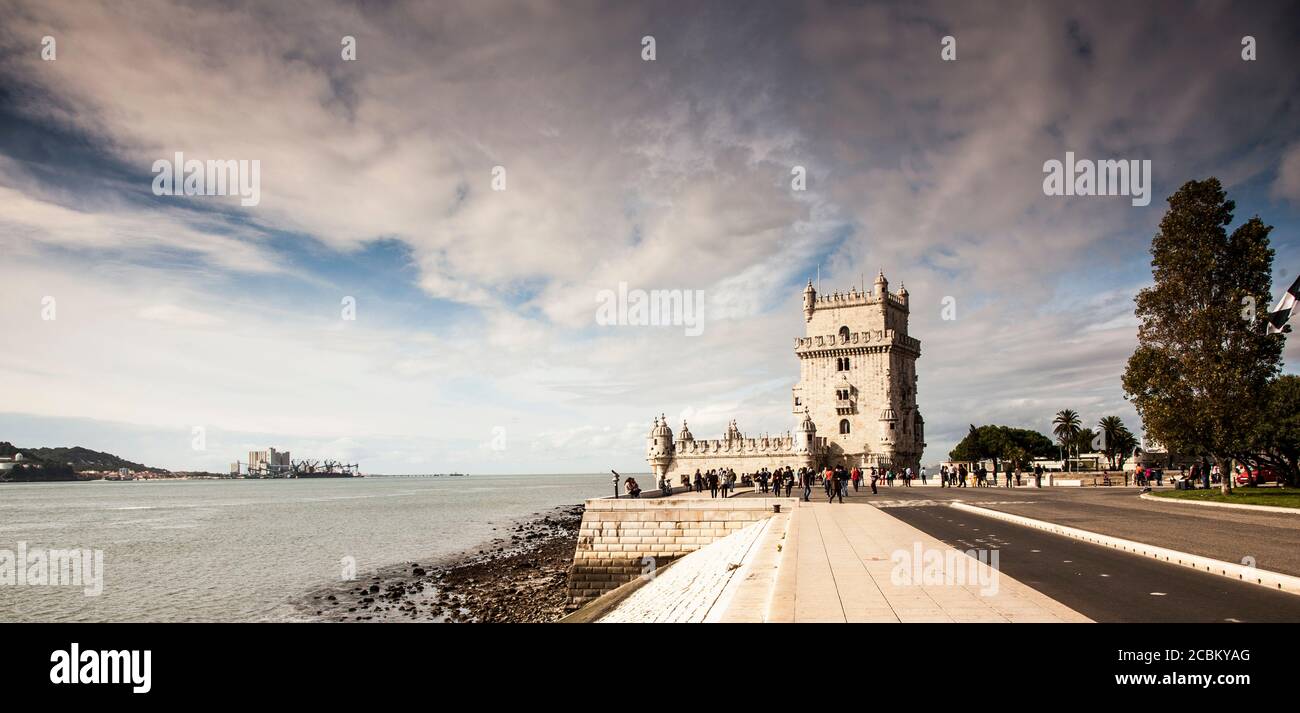 Tour Belem et front de mer, Lisbonne, Portugal Banque D'Images
