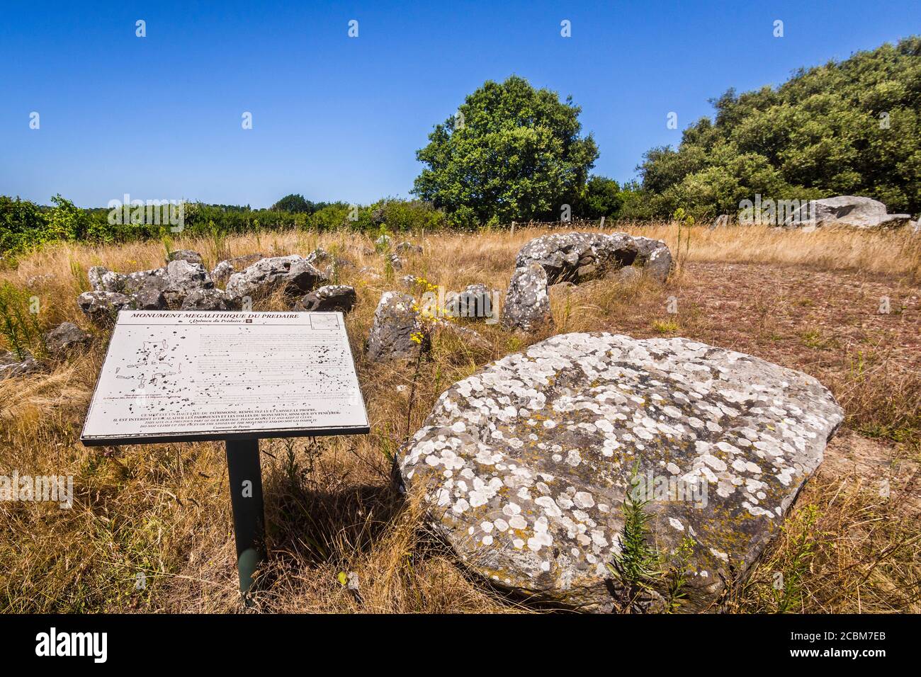 Site fouillé d'important Dolmen du Prédaire - Pornic, Loire-Atlantique, France. Banque D'Images