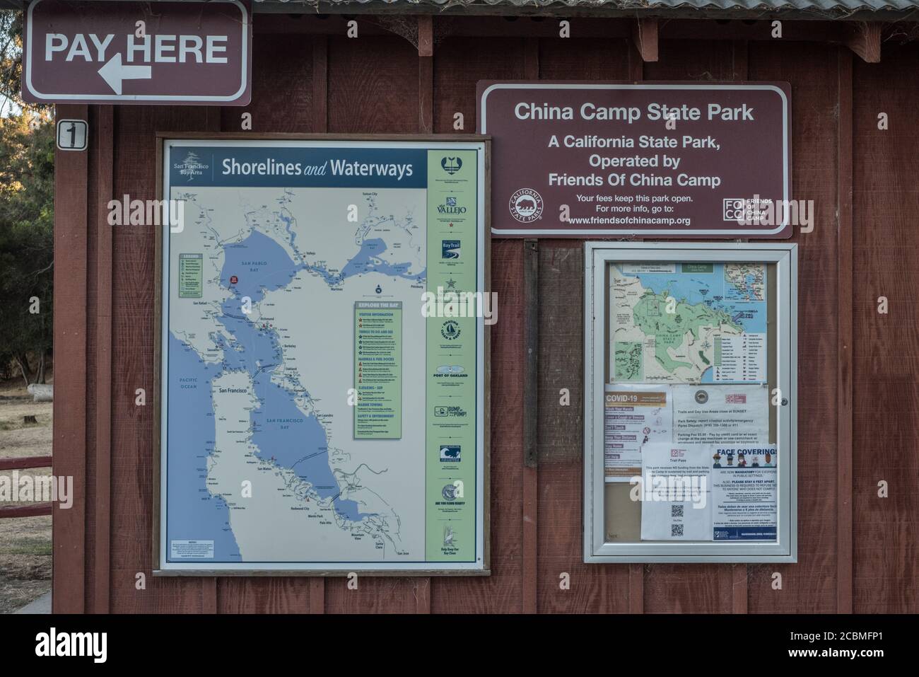Un panneau et une carte au parc national du camp de Chine dans le comté de Marin, en Californie. Banque D'Images