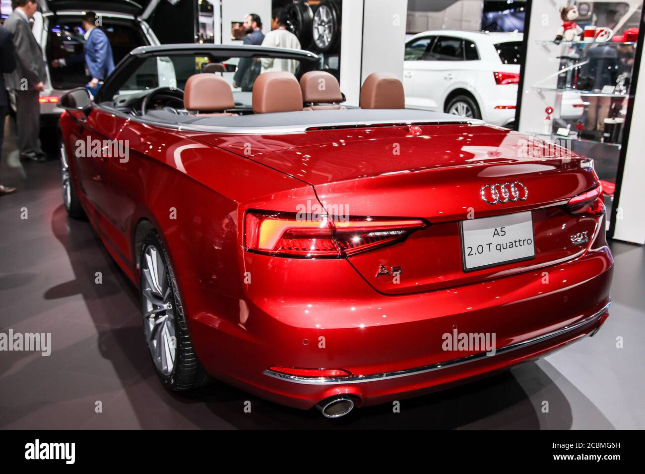 NEW YORK - AVRIL 12 : Audi A5 2.0 T Quattro présenté au salon international de l'auto de New York 2017, au Centre Jacob Javits. C'était le jour de l'aperçu de la presse Banque D'Images