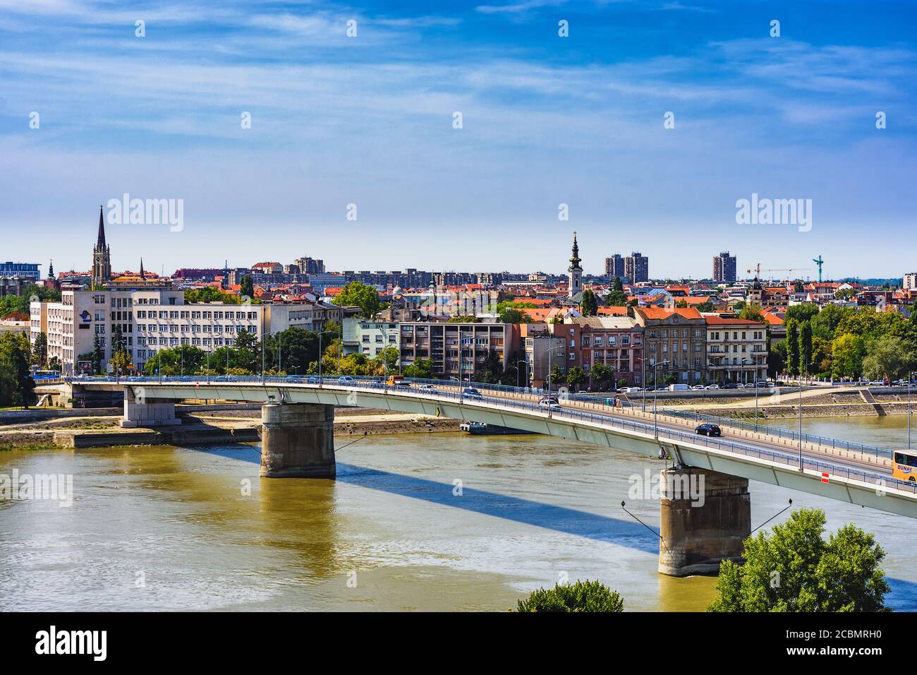 Novi Sad / Serbie - 16 août 2017 : paysage urbain de Novi Sad, deuxième plus grande ville de Serbie et capitale de la province autonome de Voïvodine avec Banque D'Images