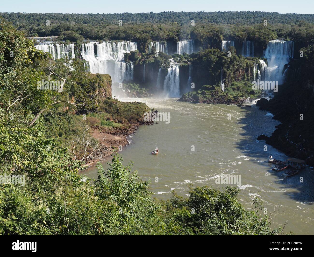 Magnifique photo d'une cascade étonnante dans le parc national d'Iguazu à Cataratas, en Argentine Banque D'Images