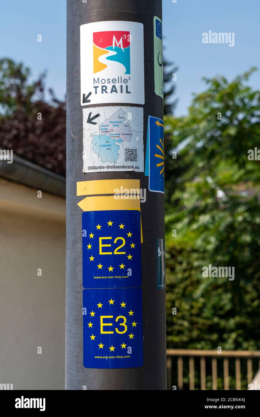 La place Schengen, sur la Moselle, au Grand-Duché de Luxembourg, où l'accord de Schengen de 1985 a été signé, sentier de randonnée européen Banque D'Images