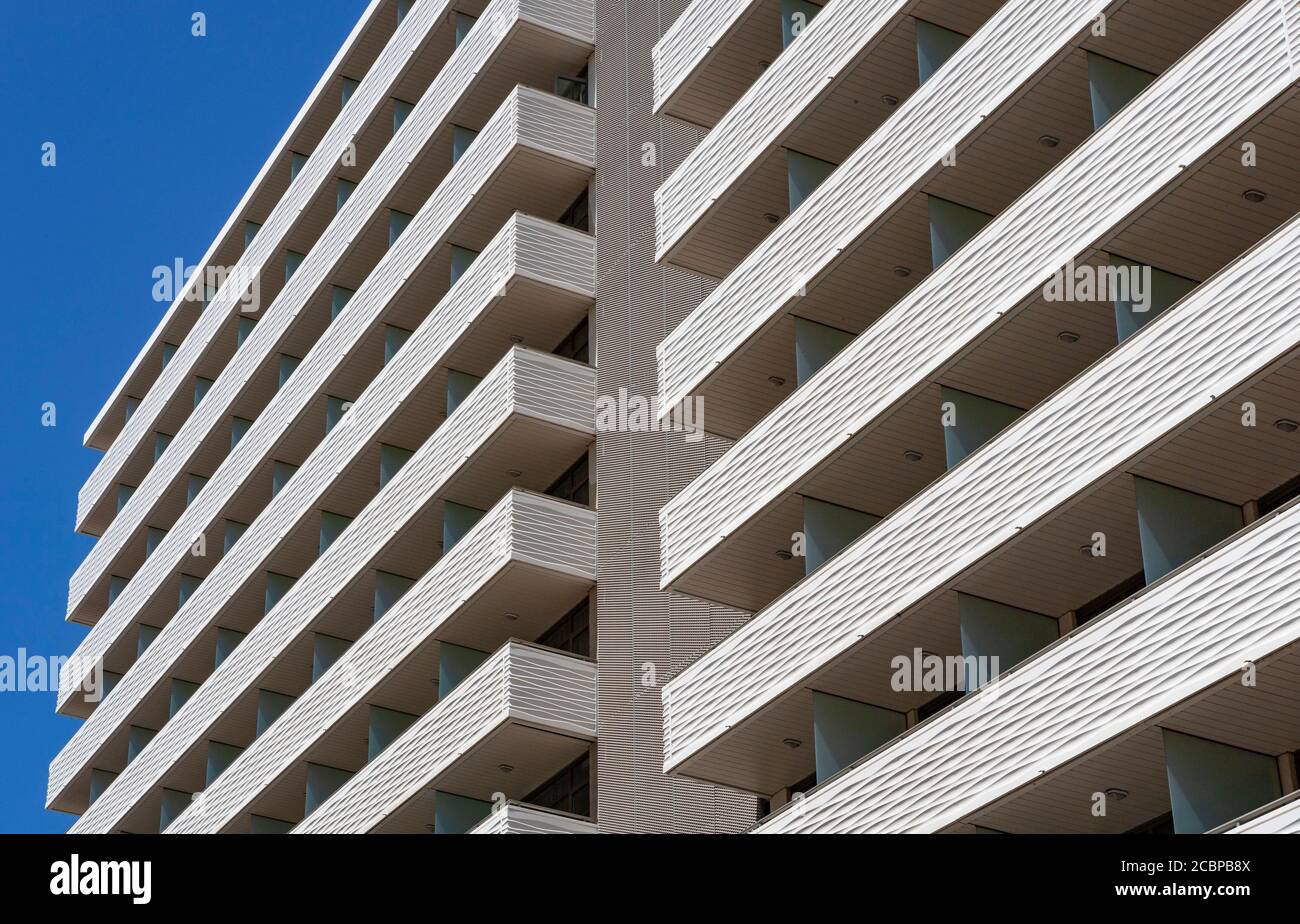 Façade de bâtiment haut, complexe hôtelier avec balcons, Puerto de la Cruz, Tenerife, Iles Canaries, Espagne Banque D'Images