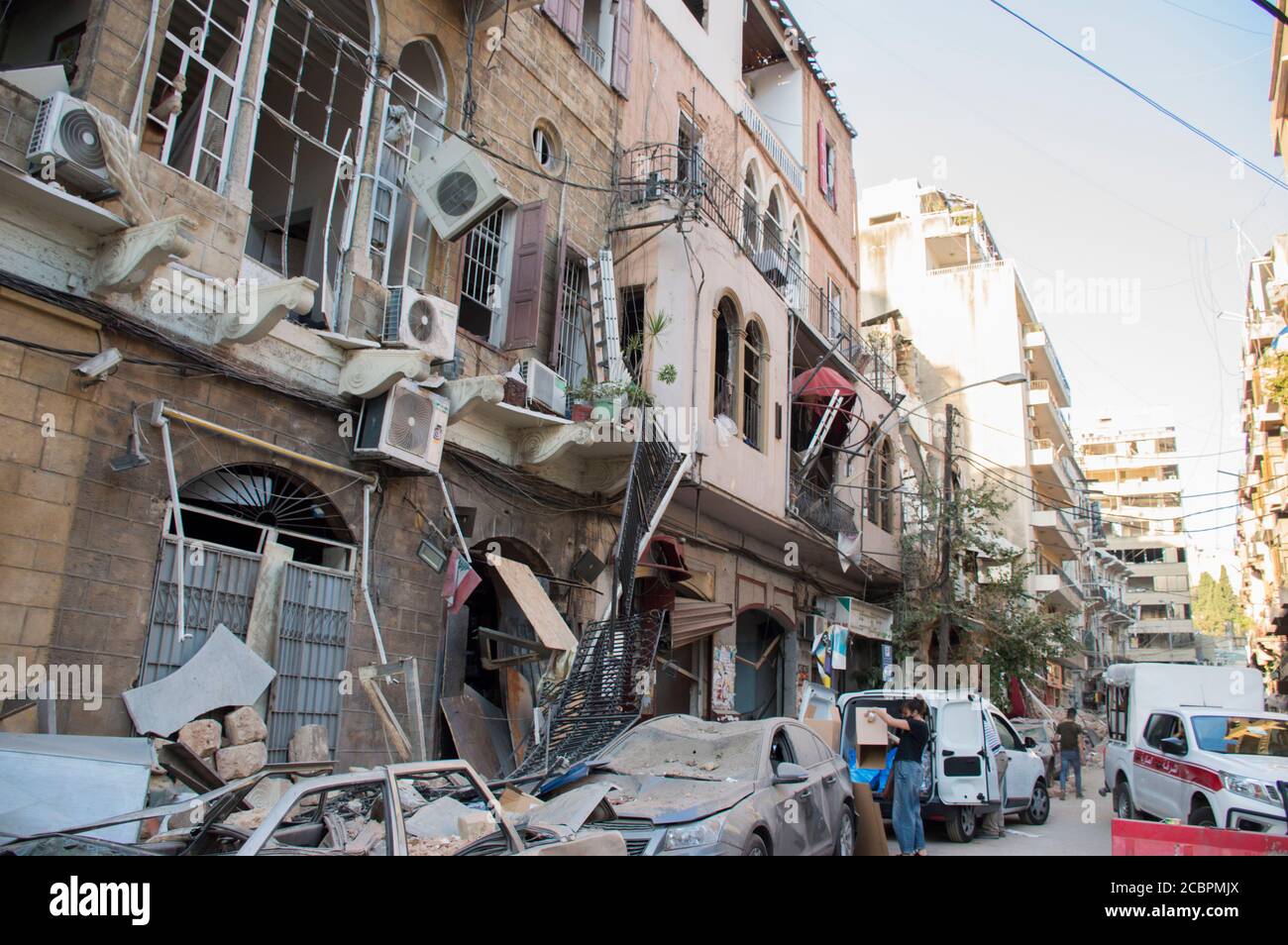 Beyrouth, Liban, 6 août 2020. Après l'explosion de Beyrouth, la jeunesse et les volutes libanais ramassant les déchets et aidant les gens. Le Banque D'Images
