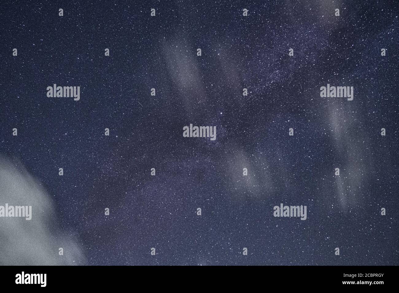 Photo à couper le souffle de la nuit étoilée à Bolonia Beach, Algeciras, Cadix, Espagne Banque D'Images