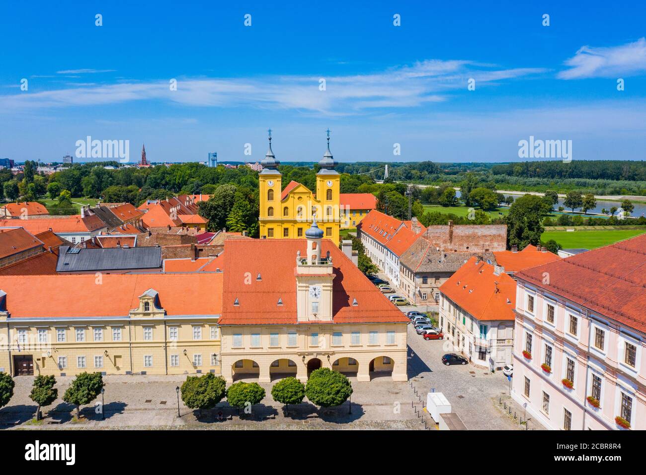 Vue aérienne de la vieille ville d'Osijek, place de la Sainte trinité à Tvrdja, Croatie Banque D'Images