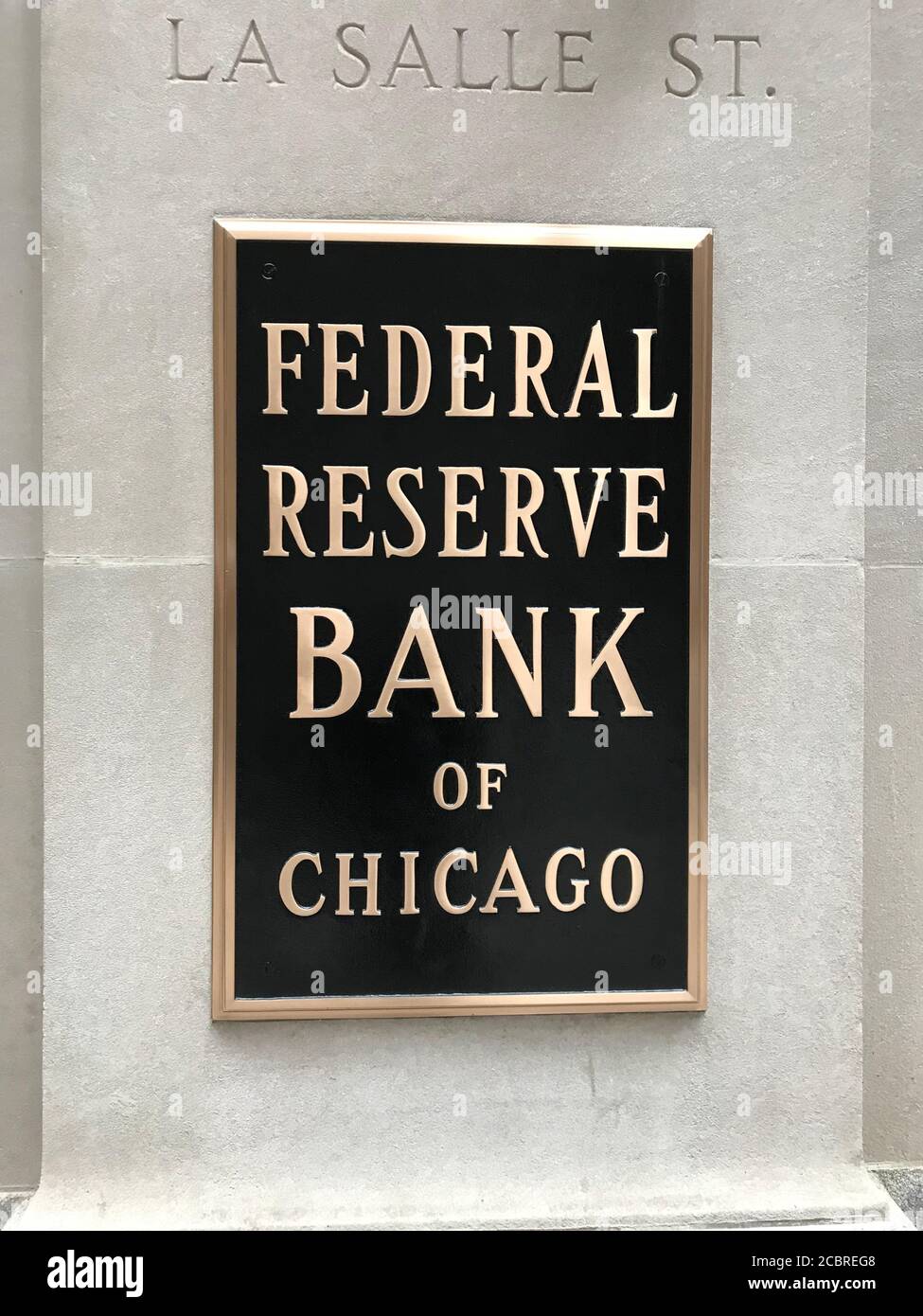 Panneau de la Federal Reserve Bank of Chicago sur le bâtiment. Chicago, Illinois / États-Unis. Banque D'Images